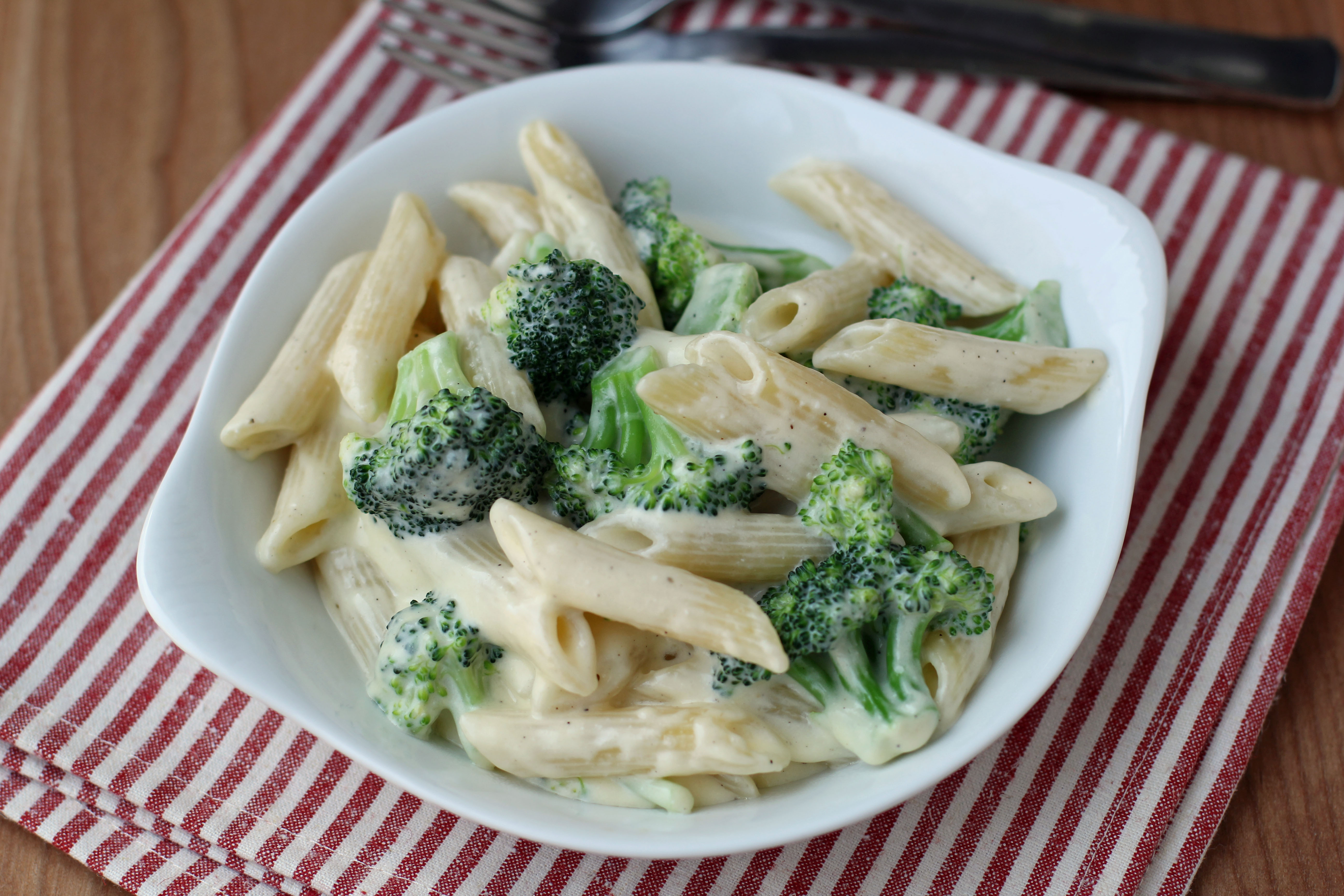 Penne Broccoli Alfredo - Slutty Food Blog