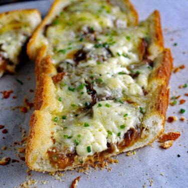 Brie-Onion French Bread